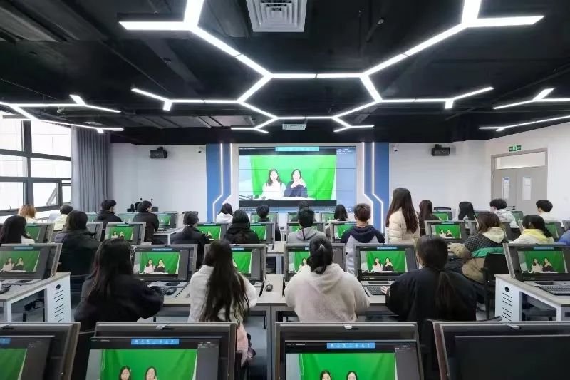 他用8年时间完成