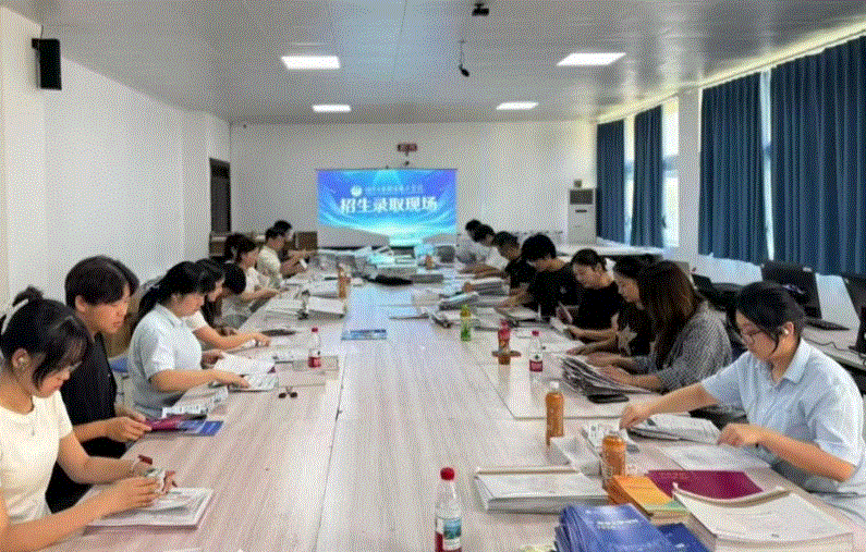 该校首次打出“网络直播＋云探校＋数字