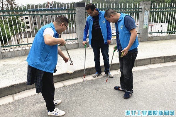 湖北省十堰市北京中路38号四号教学楼